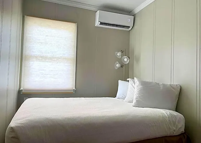 Kings Arms Motel 2*